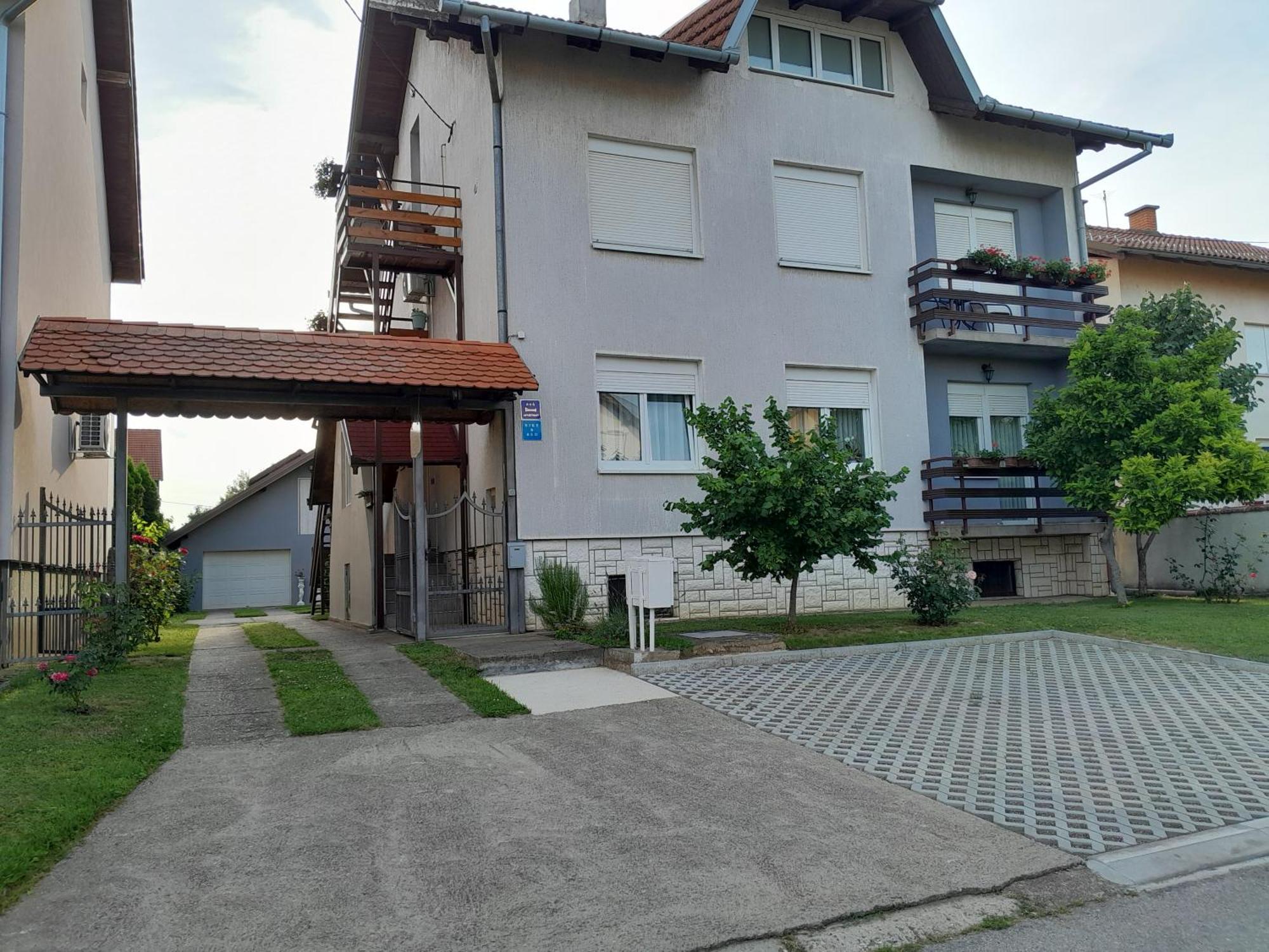 Apartman Kod Dide I Bake Vukovar Ngoại thất bức ảnh