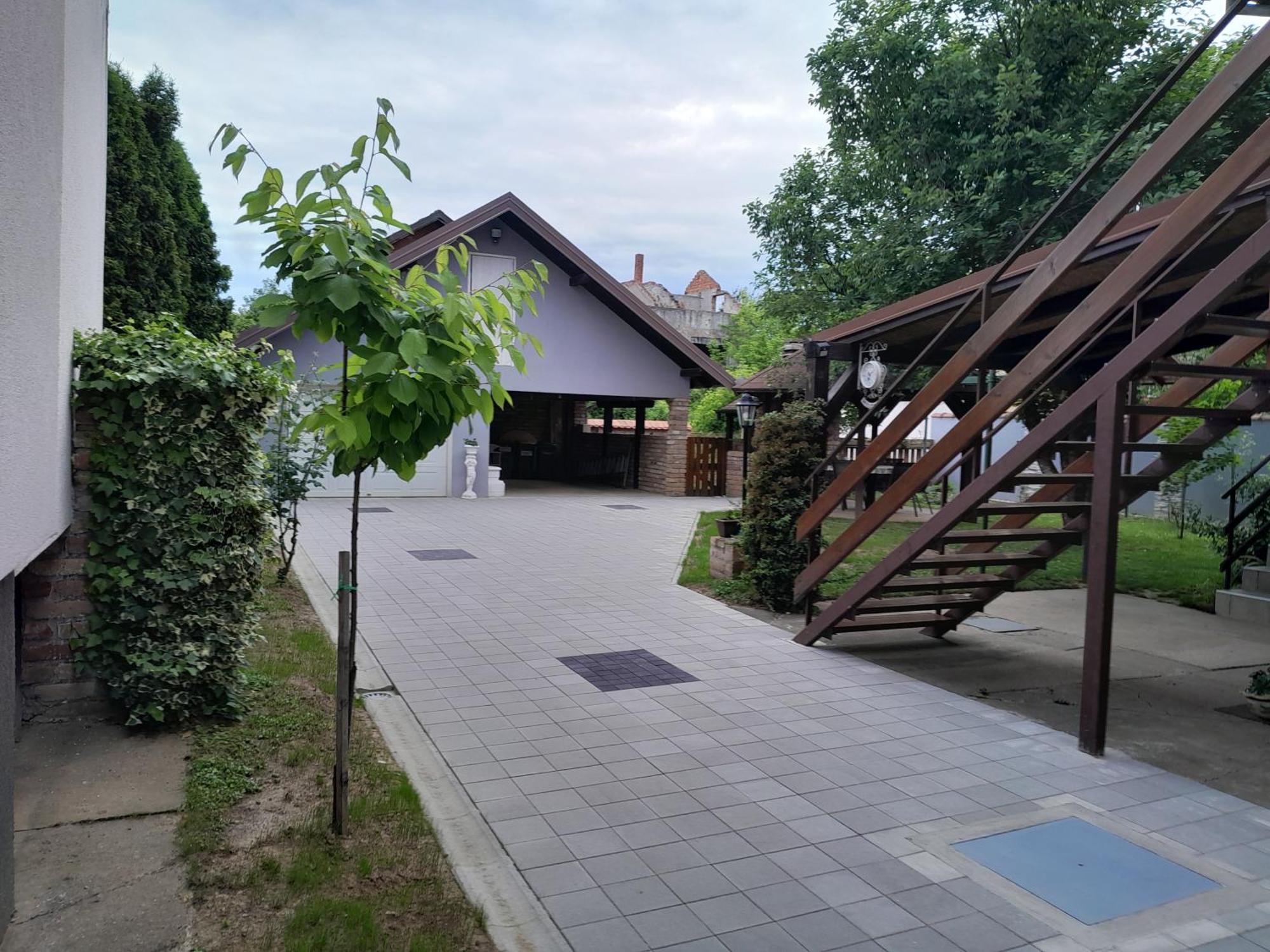 Apartman Kod Dide I Bake Vukovar Ngoại thất bức ảnh