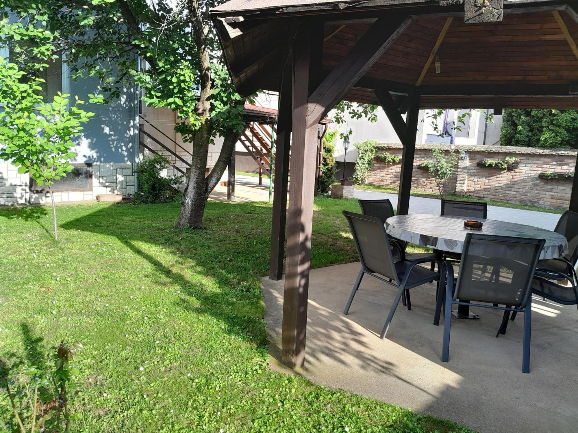 Apartman Kod Dide I Bake Vukovar Ngoại thất bức ảnh